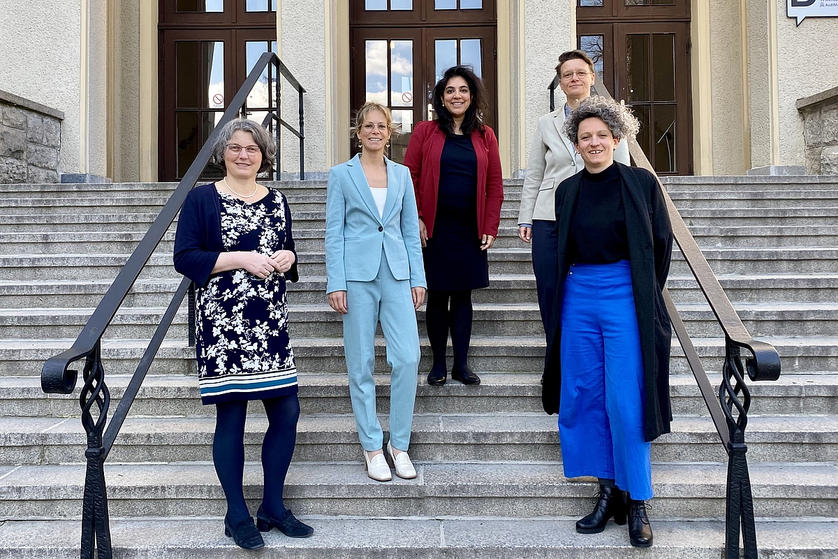 Annabella Rauscher-Scheibe, Caroline Dressel, Nobina Roy, Helga Tauscher und Franziska Schuh (von links nach rechts) © HTW Berlin/Anja Schuster