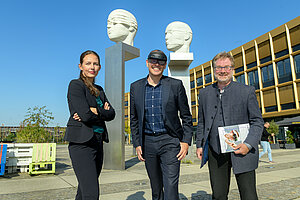 Jenny Orantek, X-Visual Technologies GmbH, Roland Sillmann, WISTA Management GmbH, und Prof. Dr. Carsten Busch, Präsident der HTW Berlin © WISTA Management GmbH