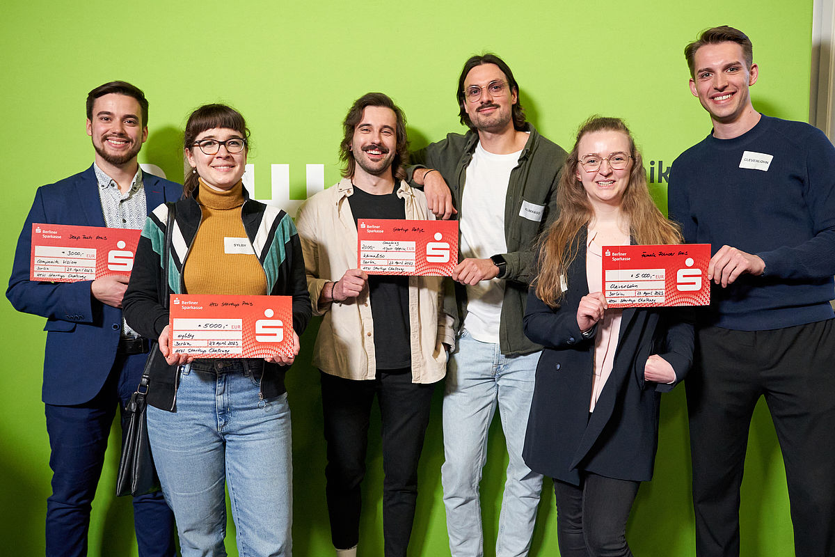 Die Preisträger*innen der Startup-Challenge 2023 © HTW Berlin/Tobias Sommer Die Preisträger*innen der Startup-Challenge 2023 © HTW Berlin/Tobias Sommer