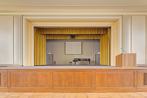 Blick auf die Bühne des Audimax © HTW Berlin/Alexander Rentsch