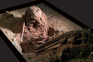 Die freigelegte Bestattung in der HTW Berlin © Sara Jagiolla, CAU Kiel