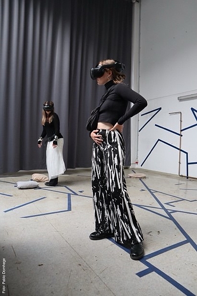 Besucher*innen mit VR-Brille © Pablo Dornhege