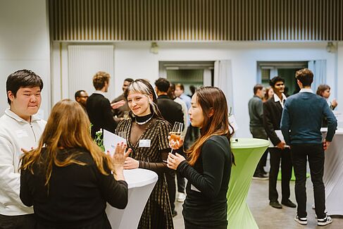 Studierende und Fördernde im Gespräch