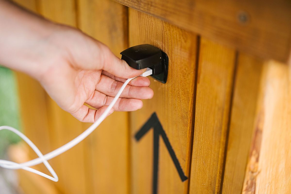 Einfach Einstecken und los geht's - nur das Kabel muss man selbst mitrbingen © HTW Berlin/Alexander Rentsch